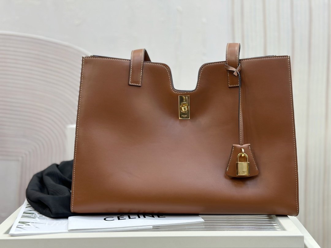 Size: 37x29x12cm