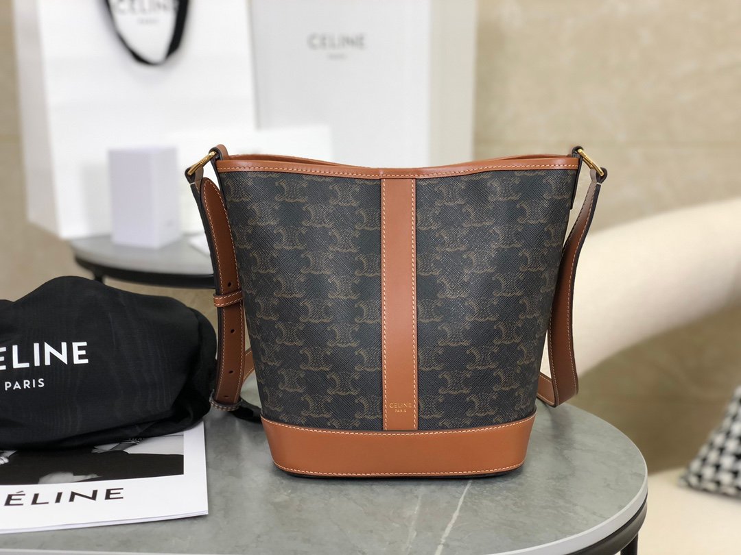 Size: 22x26x13cm