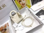 Lady Collection White Pearl Bag Size: 12 x 10.2 x 5 cm Ref: S0856