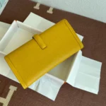 Amber Yellow - 图片 2