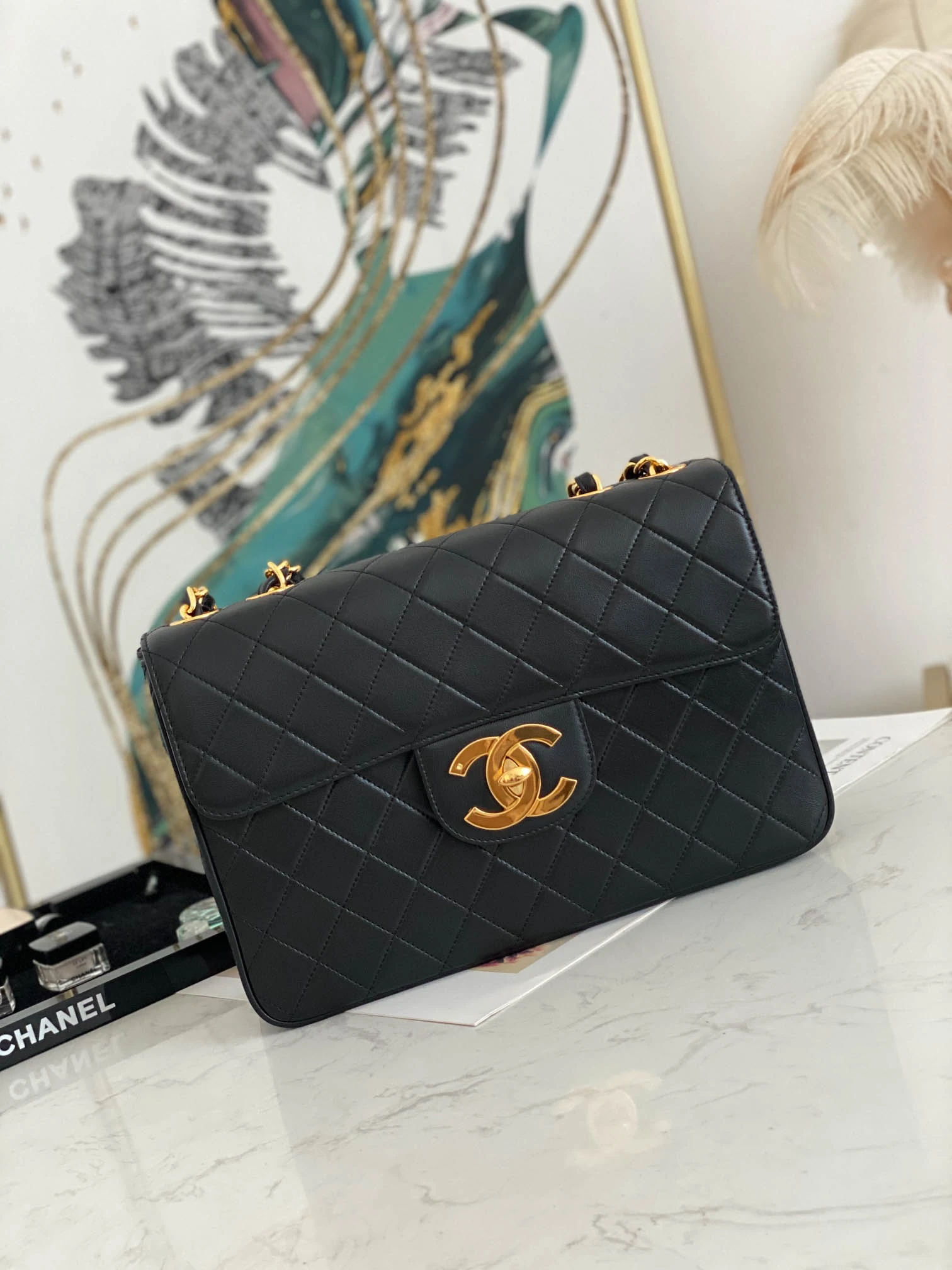 Can be one-shoulder, cross-body, handbag Size: 30.21.8cm