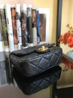 Chane Model: 2930# One shoulder can be worn crossbody Size: 18X6X14cm - 图片 5