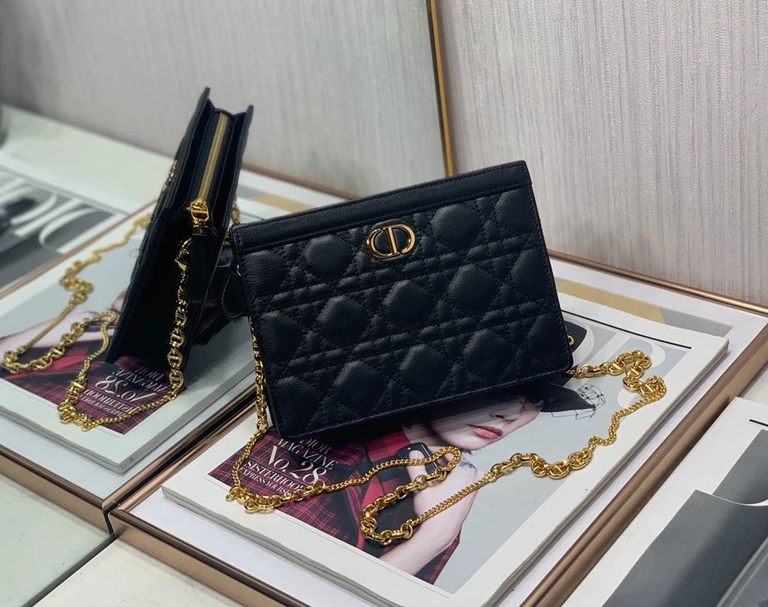 Caro Series Chain Crossbody Leather Bag Size: 19*14*3CM Model: 6418