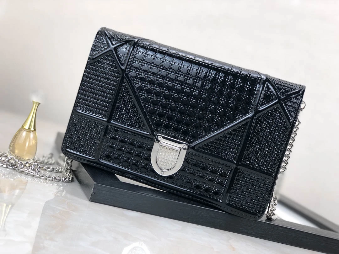 Chain Bag Size:19cm