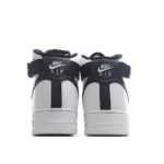 Nike Air Force 1 High '07 White and Black High Top - 图片 3