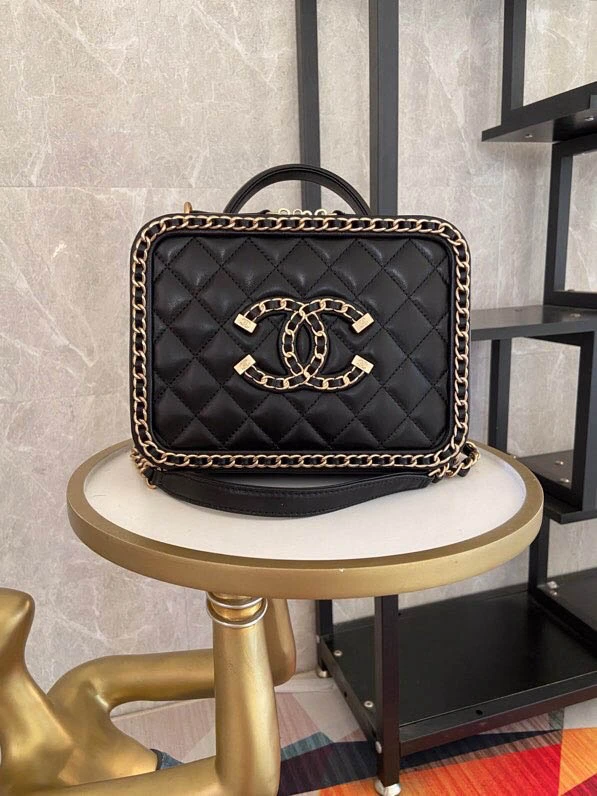 Chane Vanity case Vintage Cosmetic Bag Model: 93343 Size: 21cm