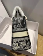 Lady D-Lite 5-panel embroidery Size: 24 x 20 x 11 cm - 图片 2