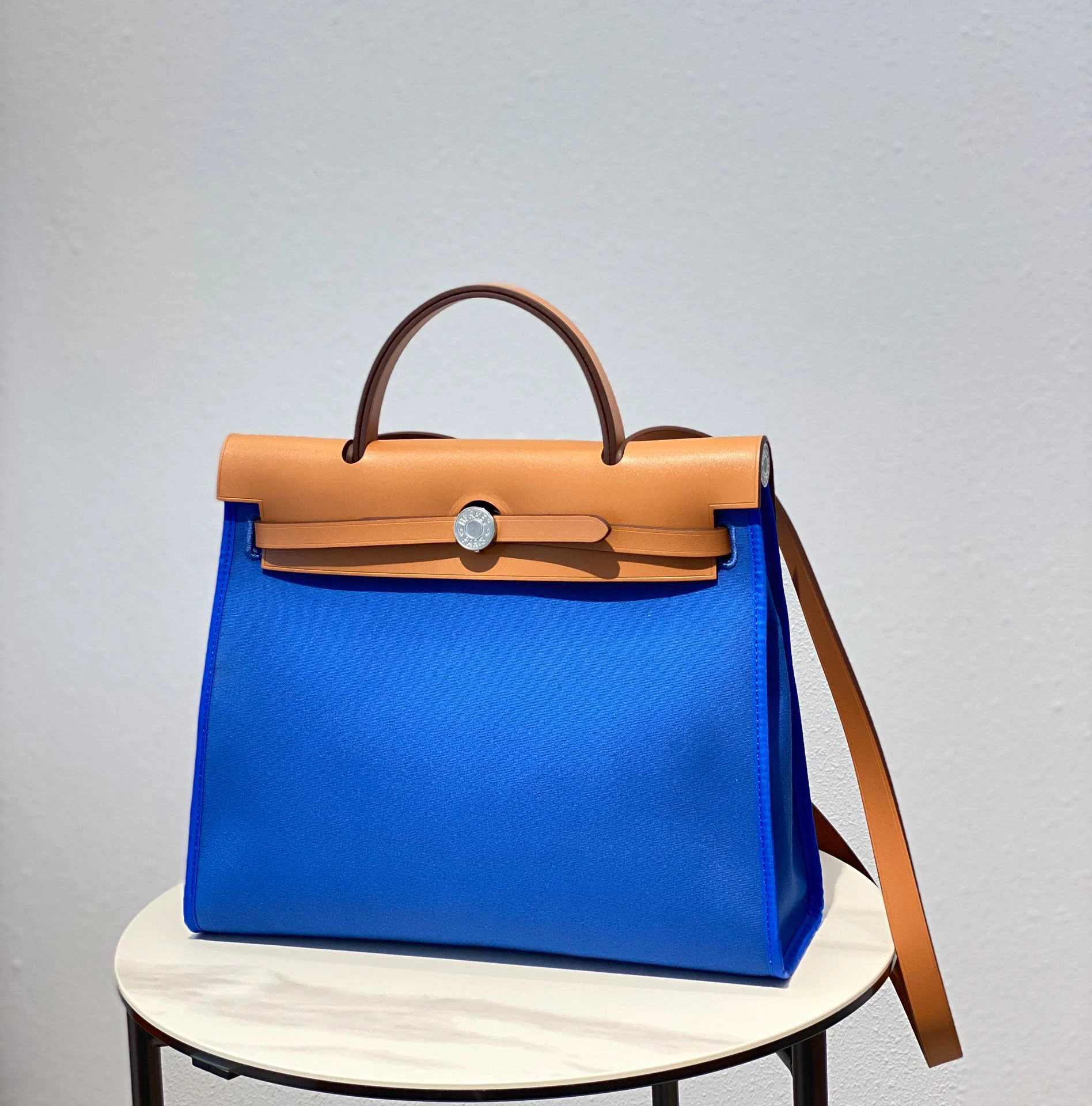 Canvas bag Size: 31*15*10cm