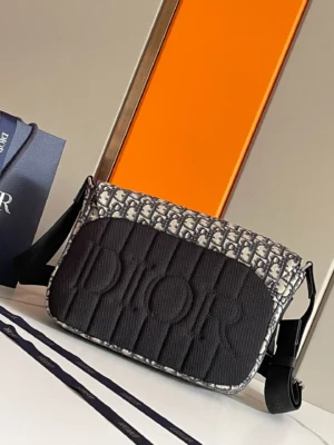 Explorer Handbag Size: 31 x 21 x 8 cm - 图片 5