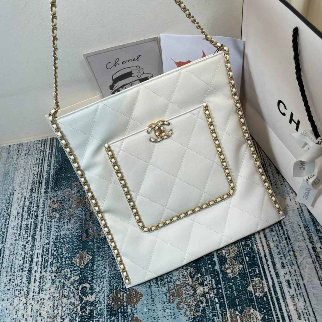 Calfskin Dimensions: 30.5x31.5x1.5