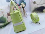 Embroidery Collection Size: 24*20*11cm - 图片 8