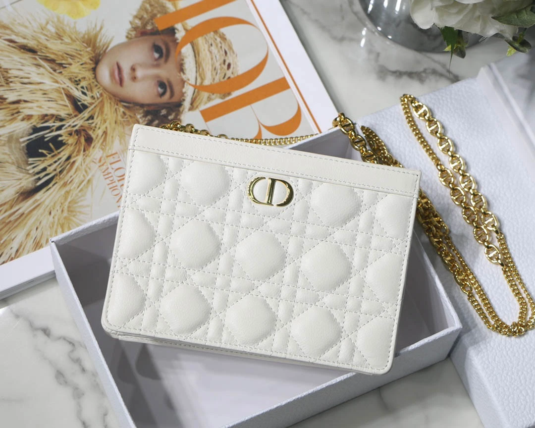 Caro Collection No. 7002 White size: 19 x 14 x 3 cm
