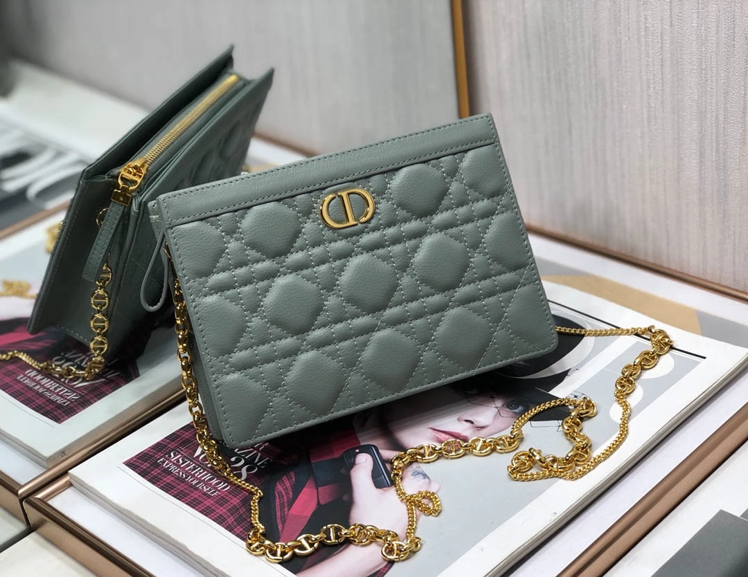 Caro Collection Chain Clutch Size:19x14x3cm