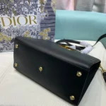 Cowhide Handbag Model:9322 Size: 30x22.5x16cm - 图片 6