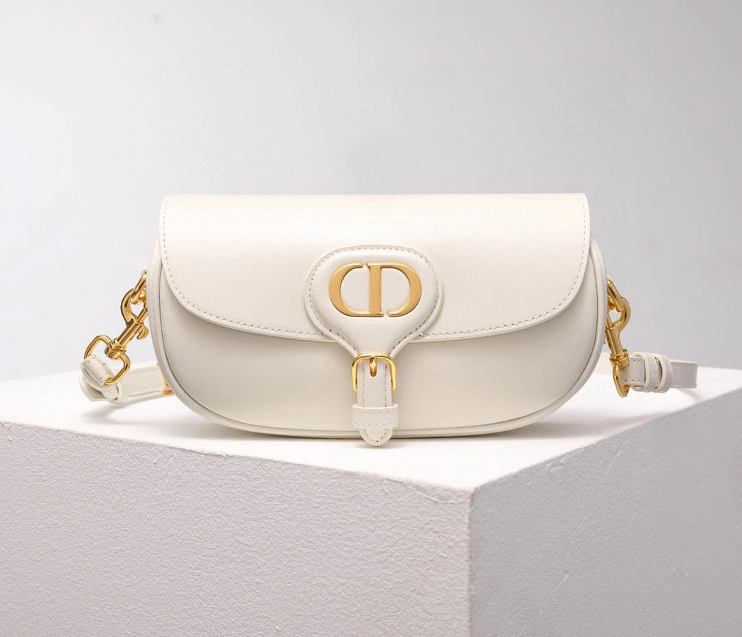 Bobby East-West Underarm Bag Handbag Size: 2029 Size 22x13x5cm