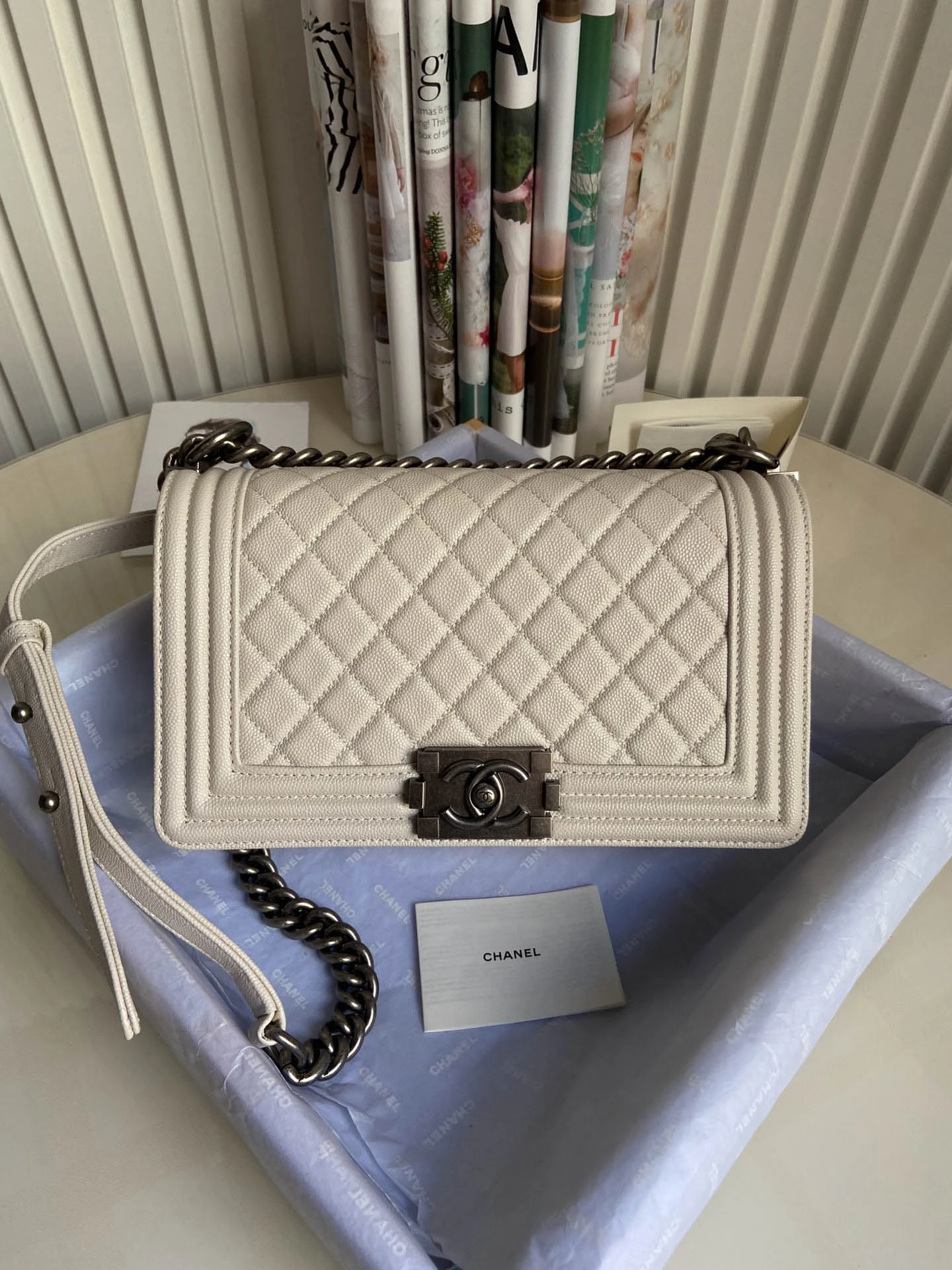 ?Chanel Calfskin Size:25x15x9cm
