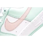 Nike Air Force 1 07 White and Green Low Top - 图片 5