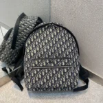 Classic duffel bag size:30*15*42cm