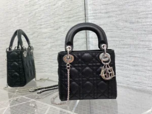 Classic Lady toffee bag size:17cm