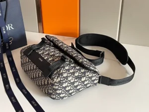 Explorer Handbag Size: 31 x 21 x 8 cm - 图片 8