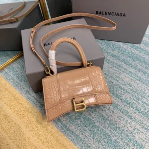 Size: 8896 Size: 19x8x21cm