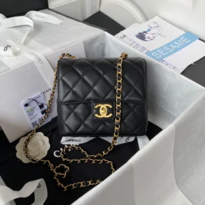 Chane key case size: 17X14.5X7.5cm