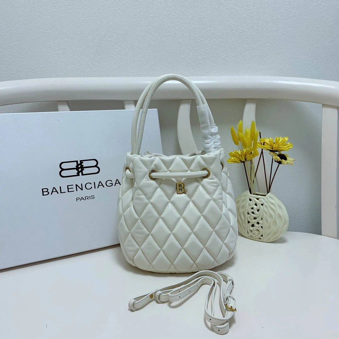 Balenciaga bucket bag Model: A98