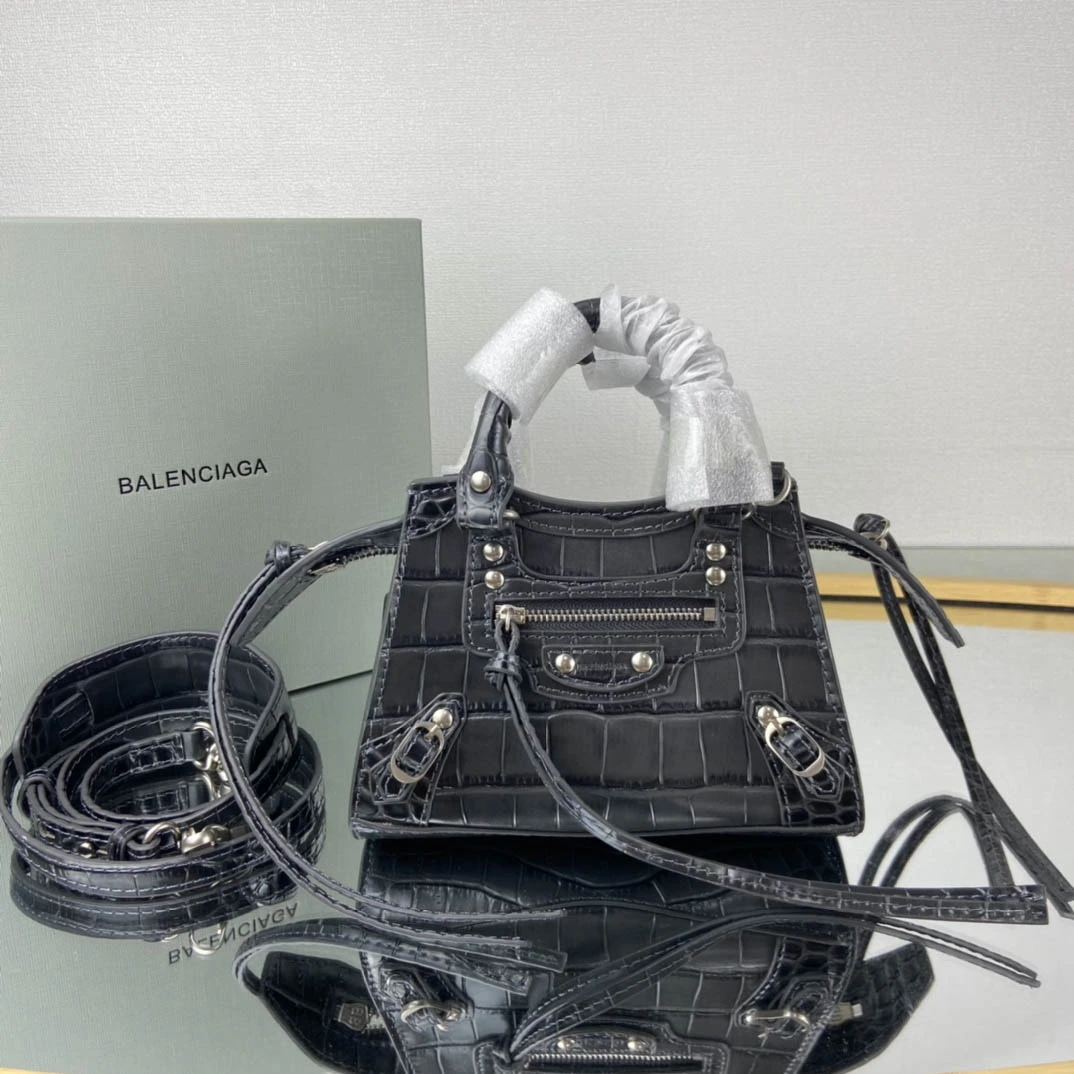 Balenciag* Neo Classic Casual Bag Size: 18cm