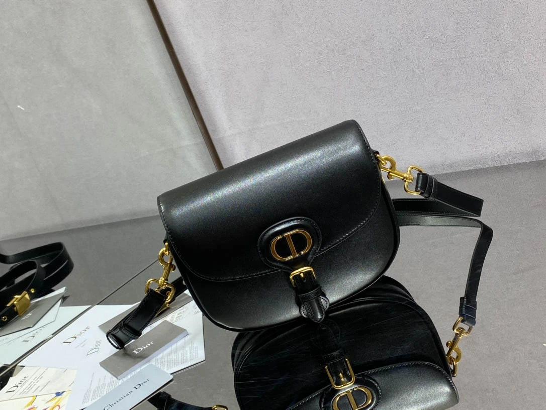 BOBBY Handbag Size: 22x17x6 cm