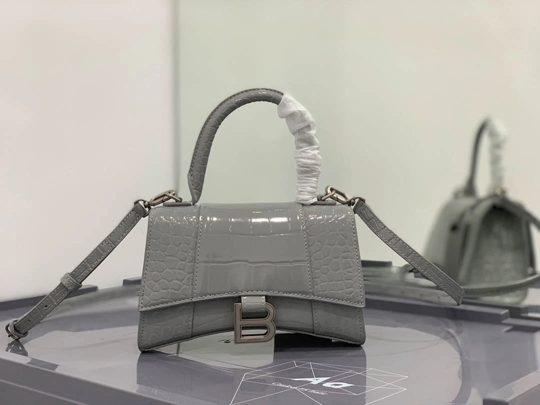 Hourglass bag Model: 8896 Size: 19x8x21cm