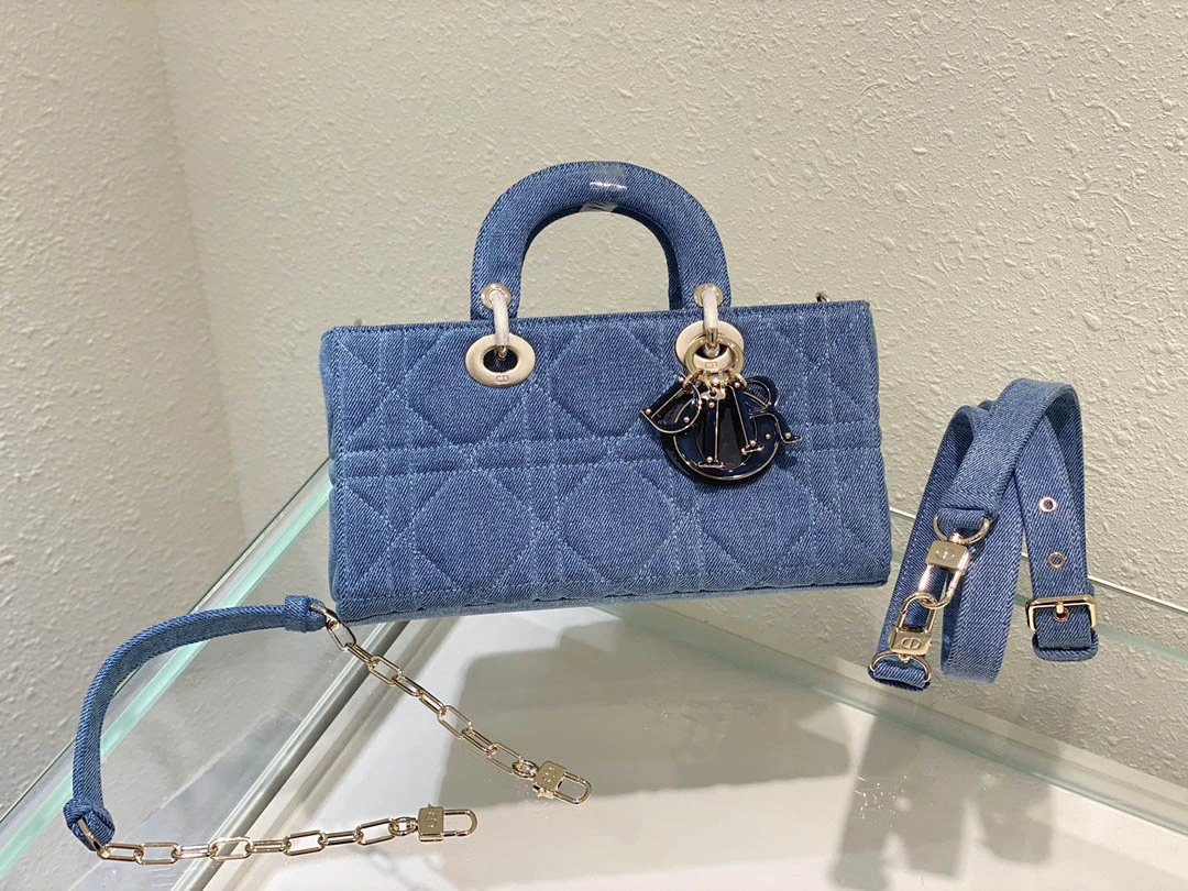Lady Collection Denim Handbag Size: 26 x 13.5 x 5 cm Model: M0540