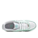 Nike Air Force 1 07 White and Green Low Top - 图片 9