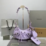 Size:92718 Size:Length 30*16*8cm