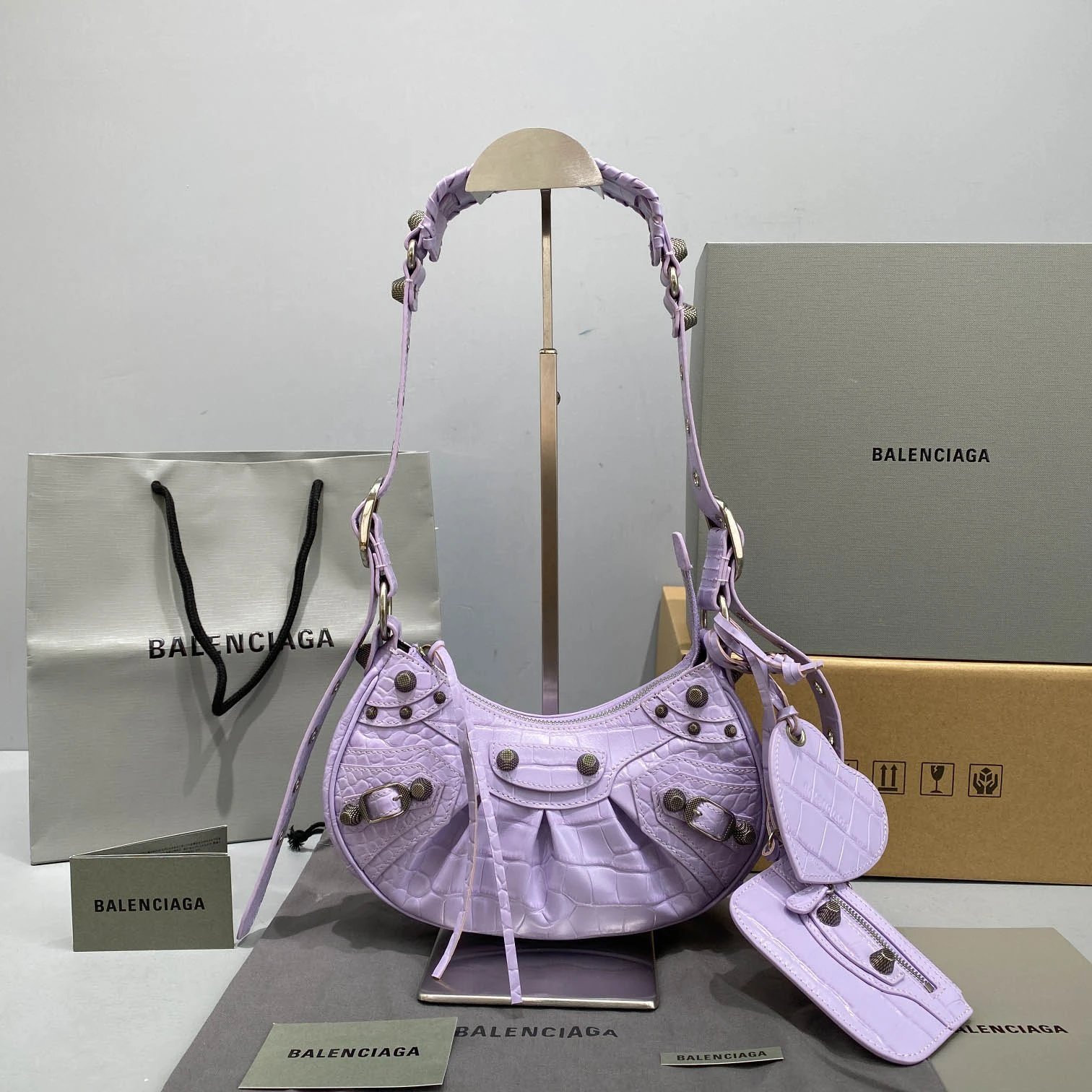 ieaaced51cb8880262955d6ef91854cae Size:92718 Size:Length 30*16*8cm - 图片 1