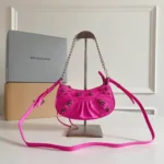 Crossbody bag Size: 20*11*4CM