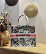 Book Tote Collection Size: 41.5cm 36cm