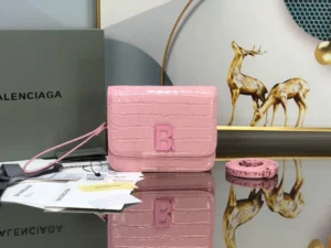 Balenciaga Model: LG-10702