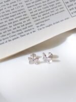 Classic Butterfly Diamond Petite Stud Earrings - 图片 2