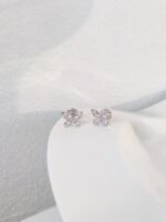 Classic Butterfly Diamond Petite Stud Earrings - 图片 5