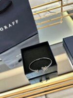 Butterfly Silhouette Open Diamond Bangle - 图片 5
