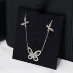 Double Butterfly Silhouette Diamond Pendant - 图片 2