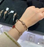 Tiffany Knot Wire Bangle in White Gold with Diamonds - 图片 6