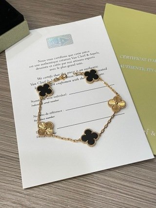 Vintage Alhambra bracelet, 5 motifs