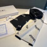 Balenciaga Blanket Scarf in black wool and cashmere - 图片 3