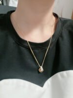 Trinity pendant, cushion-shaped, half-paved - 图片 3