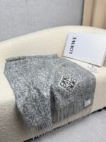 Anagram scarf in wool and cashmere grey - 图片 7