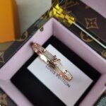 Empreinte Medium Bangle, White Gold and Diamonds - 图片 9