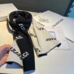 Balenciaga Blanket Scarf in black wool and cashmere - 图片 12