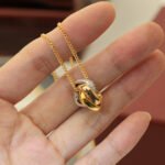 Trinity pendant, cushion-shaped, half-paved - 图片 17