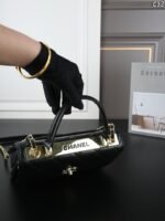 Flap Bag with Top Handle - 图片 8